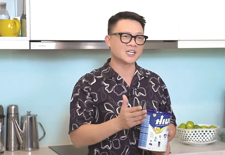 Khi nghệ sĩ “bán mình” vì lợi nhuận - 1