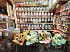 Đặc sản Hà Nội mùa nào cũng có, nguyên liệu bình dân tạo nên món quà thượng hạng, có quán giữ công thức 30 năm trọn vị
