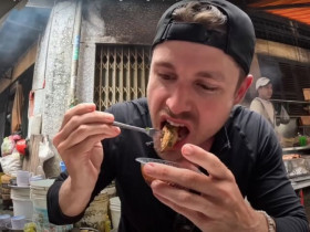 Món ăn chỉ hơn 1 đô khiến khách Tây mê mẩn, tự nhận kiếp trước mình là người Việt Nam