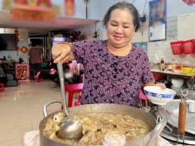 Quán súp cua đắt nhất Sài Gòn, 100.000 đồng/tô vẫn đông nườm nượp, khách mê mẩn 30 năm vì hương vị đặc biệt 