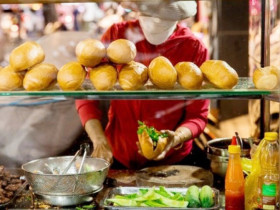 5 đặc sản bánh mì Sài Gòn nên thử, có tiệm được vinh danh “xe bánh mì ngon nhất thế giới” gần 30 năm chỉ bán một loại nhân
