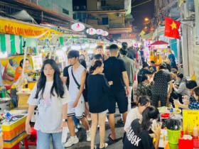 5 khu phố ẩm thực ngon nổi tiếng Sài Gòn, món gì cũng bán, có nơi chật hẹp chỉ toàn xe đẩy mà khách nườm nượp