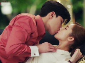 Tại sao tay đàn ông thường “không an phận” khi hôn? Hãy nghe họ nói thật lòng