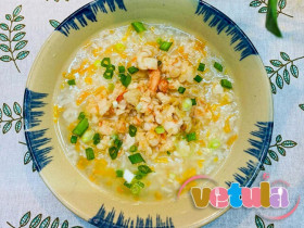 Vét tủ lạnh: Cơm nguội thừa rang mãi cũng chán, đem nấu kiểu này được món ăn sáng siêu ngon, giàu dinh dưỡng