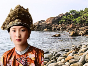 Bãi tắm đẹp bậc nhất Quy Nhơn, từng là nơi dành riêng cho Nam Phương Hoàng hậu, gây ấn tượng với bãi đá hình thù đặc biệt