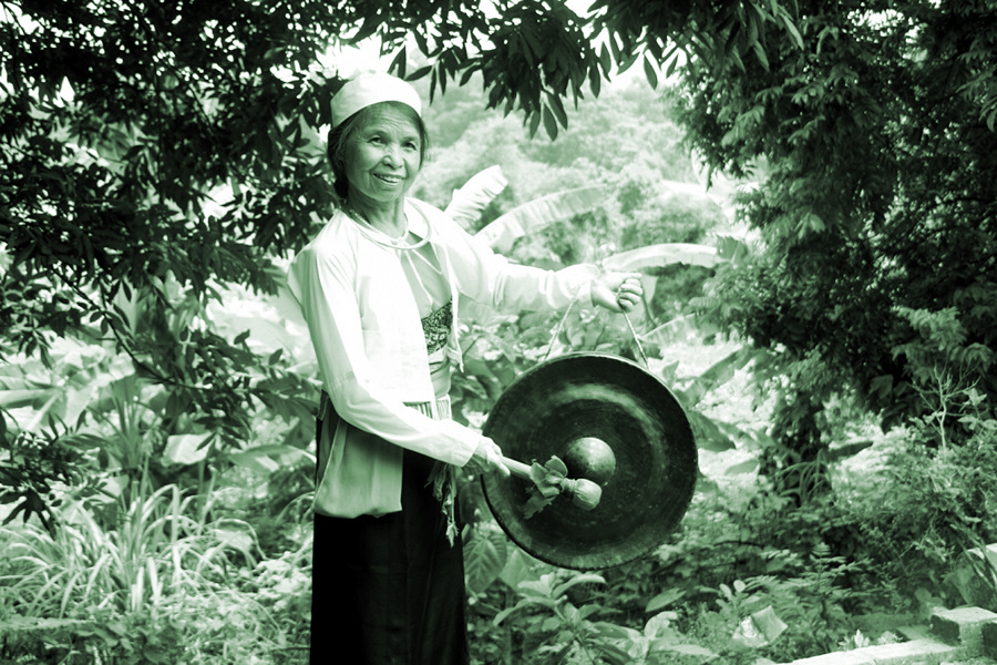 Nghệ nhân tâm huyết với cồng chiêng - 1