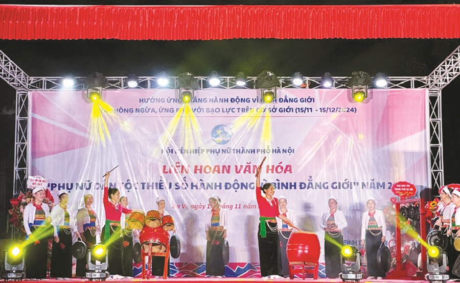 Cùng phụ nữ dân tộc thiểu số thay đổi “nếp nghĩ, cách làm” - 1