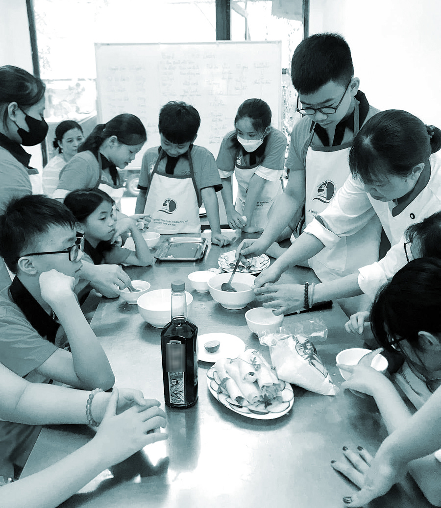 Nở rộ các khóa chiêu sinh ngày hè - 1