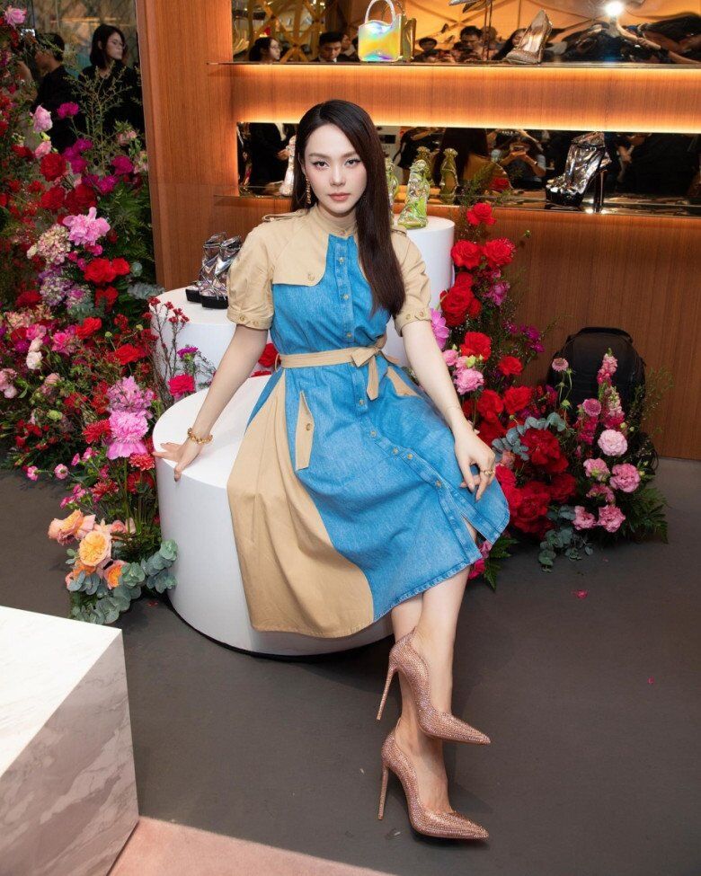 H'Hen Niê catwalk trên giày cao gần 10 phân với bụng bầu 4 tháng, phải chăng quá mạo hiểm trong thai kỳ - 11