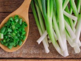 Mua hành lá về vài hôm là hỏng, nhớ những bước này để cả tháng vẫn tươi nguyên