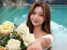 "Ngọc nữ" Lật Mặt vừa được bạn trai cầu hôn ở Canada: Thân thế "không phải dạng vừa", body đồng hồ cát gây trầm trồ