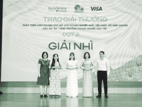Đưa hạt gạo Việt vào tranh