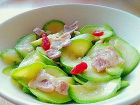 Quả này rẻ nhưng là kho dinh dưỡng thiên nhiên, xào với thịt vừa ngon lại bổ dưỡng, trôi cơm