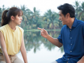 25 năm sống cùng bố dượng, ông chưa từng bước vào phòng tôi cho đến khi mẹ tiết lộ lý do