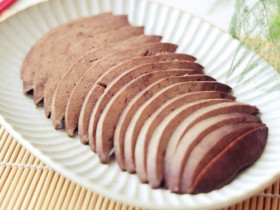 Cả con lợn chỉ có một cái này, đem kho tộ cả nhà mê hơn thịt, ăn chẳng còn thừa một miếng
