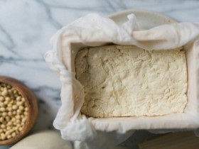 Món ăn bình dân ở Hà Nội có tuổi đời hơn 2.000 năm, quy trình sản xuất công phu tỉ mỉ mà giá chỉ 3.000 đồng