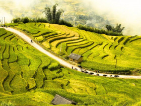 Khám phá cao nguyên cách Hà Nội 200km, cảnh núi non chẳng khác trời Âu, thử sức với đặc sản nghe nhắc tên đã “nhăn mặt”
