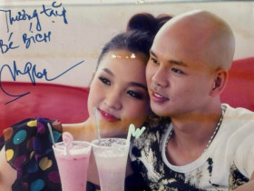 Phan Đinh Tùng khui ảnh cũ 16 năm trước, bà xã đẹp như "thiên thần" giờ còn rực rỡ hơn, chồng thì y nguyên