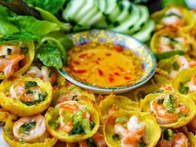 Món bánh đặc sản Vũng Tàu có tên gọi lạ, công đoạn chế biến siêu cầu kỳ, phải biết cách ăn mới chuẩn vị