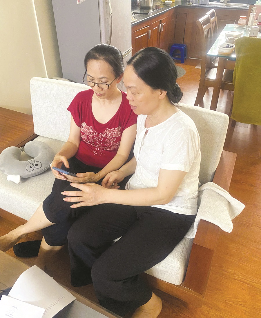 Hội Phụ nữ cùng gia đình hội viên tham gia “bình dân học vụ số” - 2