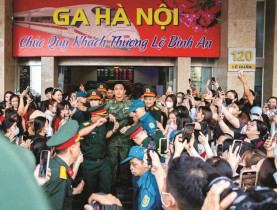 Hai mặt của “trào lưu thần tượng” ở Việt Nam