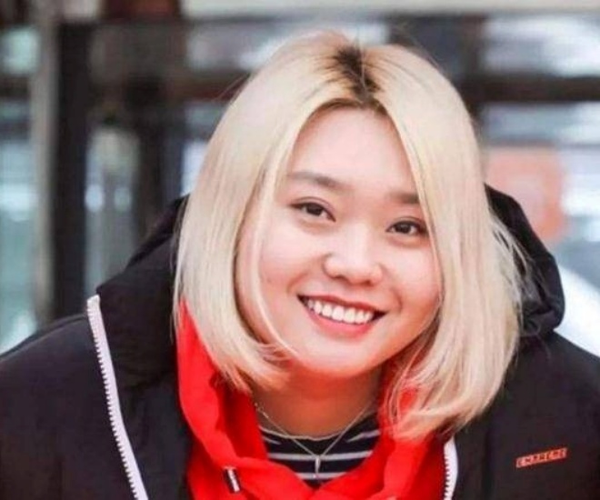 A hoàn của nữ chính Khom Lưng: Từng học thạc sĩ tại New York, nổi tiếng vì liên quan đến Ngô Diệc Phàm - 5