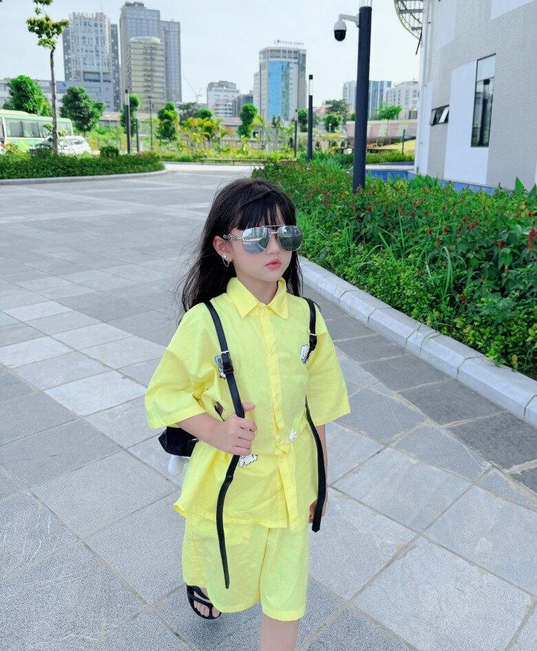Sao nhí 8 tuổi kiếm 25 triệu/giờ: Sáng đi thi, trưa về quay phim dưới trời nắng như &#34;đổ lửa&#34; - 3