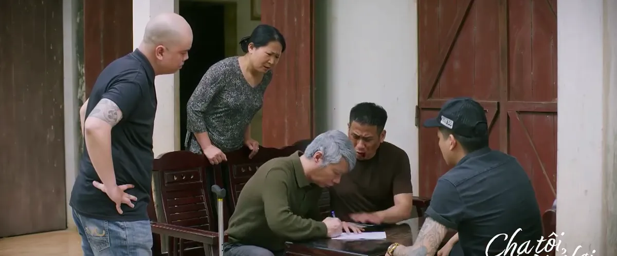 Cha Tôi Người Ở Lại còn chưa chiếu hết đã có thông tin phần 2: NSND Công Lý hóa ra là "trùm cuối"? - 3