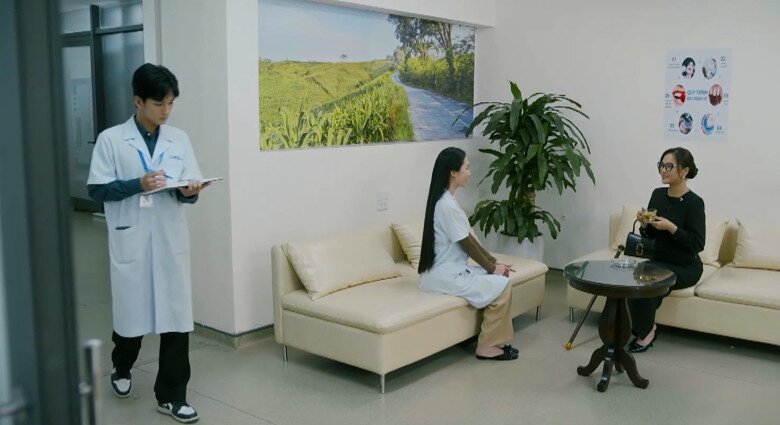 Cha Tôi Người Ở Lại: Mẹ Nguyên vừa gặp đã ưng Thảo ra mặt, &#34;con dâu tuyển&#34; bị chê quá già - 5