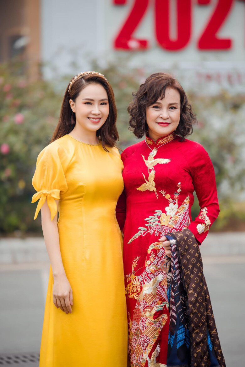 Cựu Phó giám đốc Nhà hát Kịch Hà Nội từng làm &#34;mẹ chồng&#34; Hồng Diễm, có khán giả vừa gặp đã bỏ chạy - 6