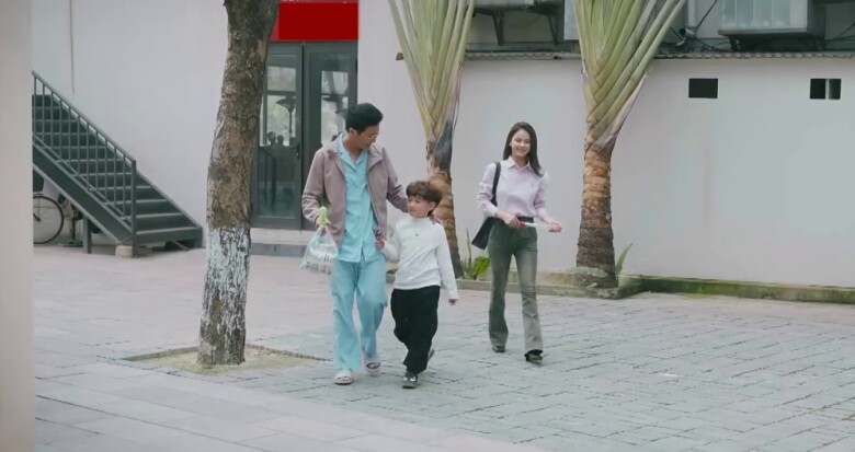 &#34;Người tình&#34; trong Cha Tôi Người Ở Lại bị chê &#34;râu tóc lùm xùm&#34;, Lương Thu Trang nói gì? - 5