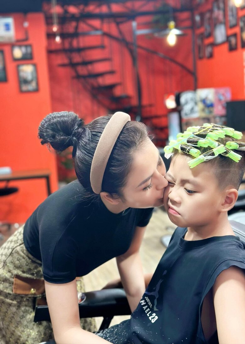 Lương Thu Trang: Con trai tôi từng nói &#34;Con cho mẹ có em bé nhưng không được lấy chồng&#34; - 7