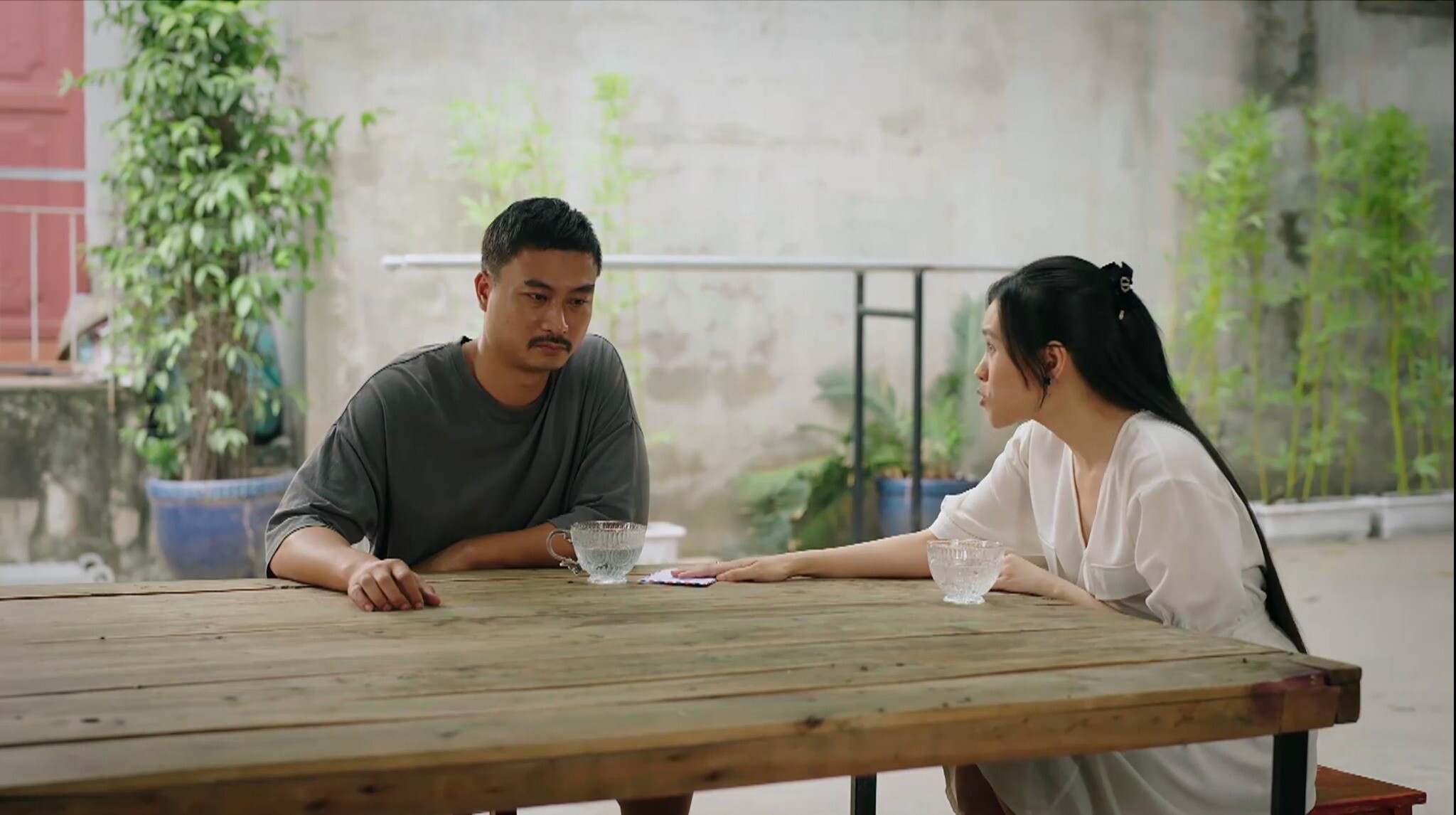 Thân thế người đẹp thị phi của Dịu Dàng Màu Nắng: Ngoài đời là vợ đạo diễn phim truyền hình nức tiếng VTV - 6