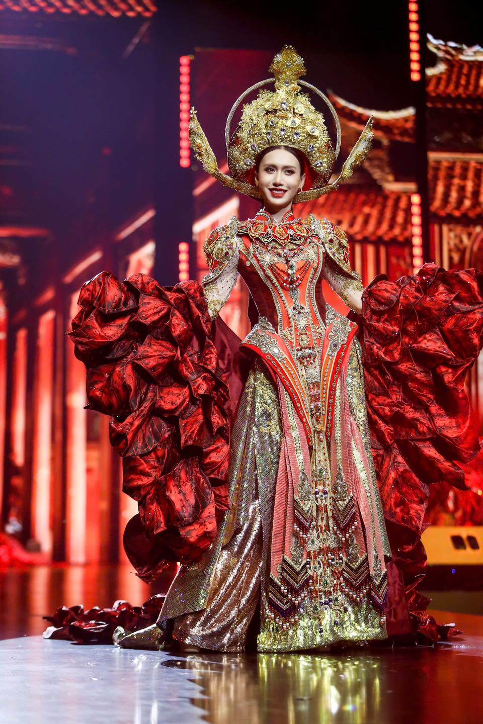 6 mỹ nhân có khả năng chạm tay chiếc vương miện Miss International Queen Vietnam 2025 - 9