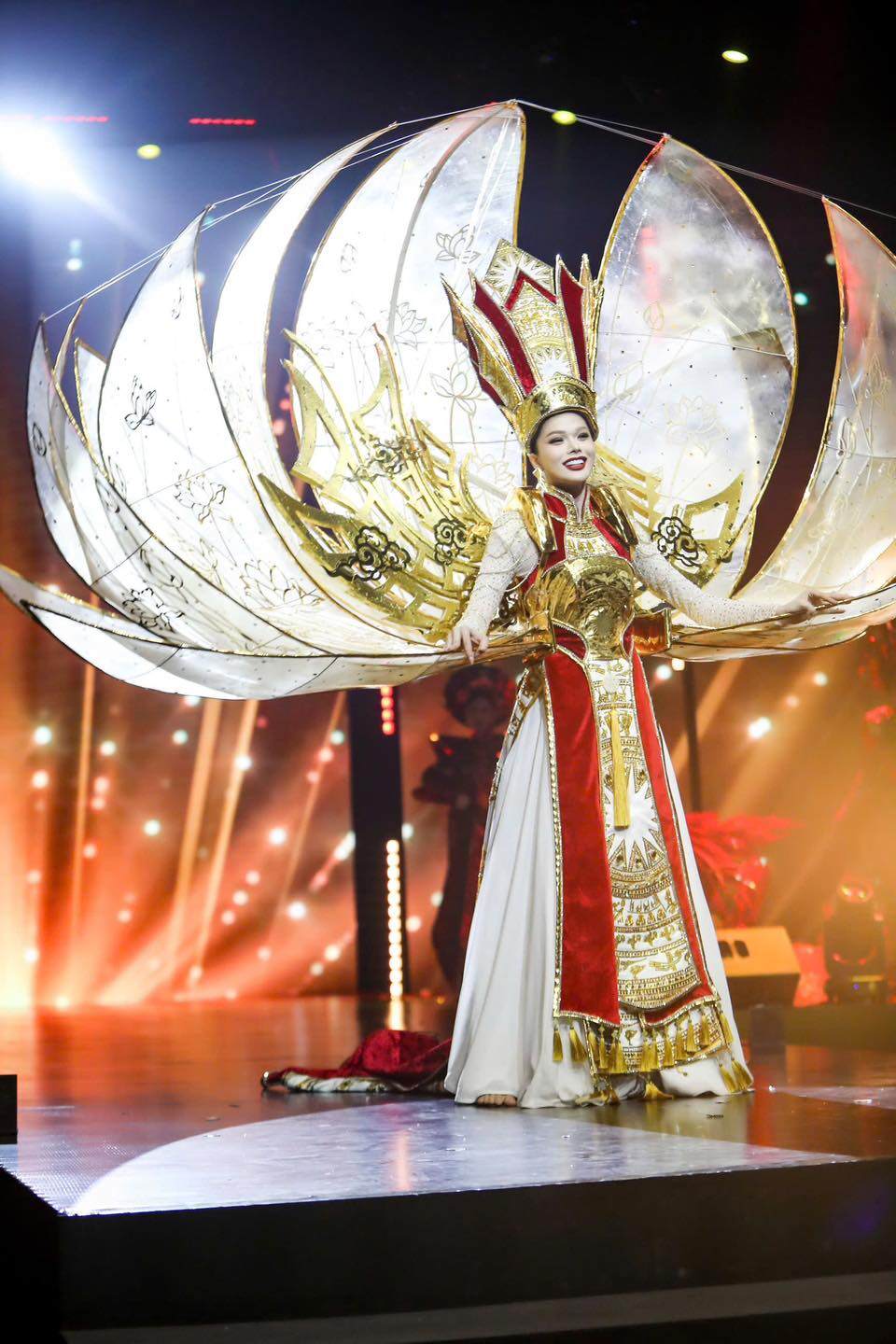 6 mỹ nhân có khả năng chạm tay chiếc vương miện Miss International Queen Vietnam 2025 - 3