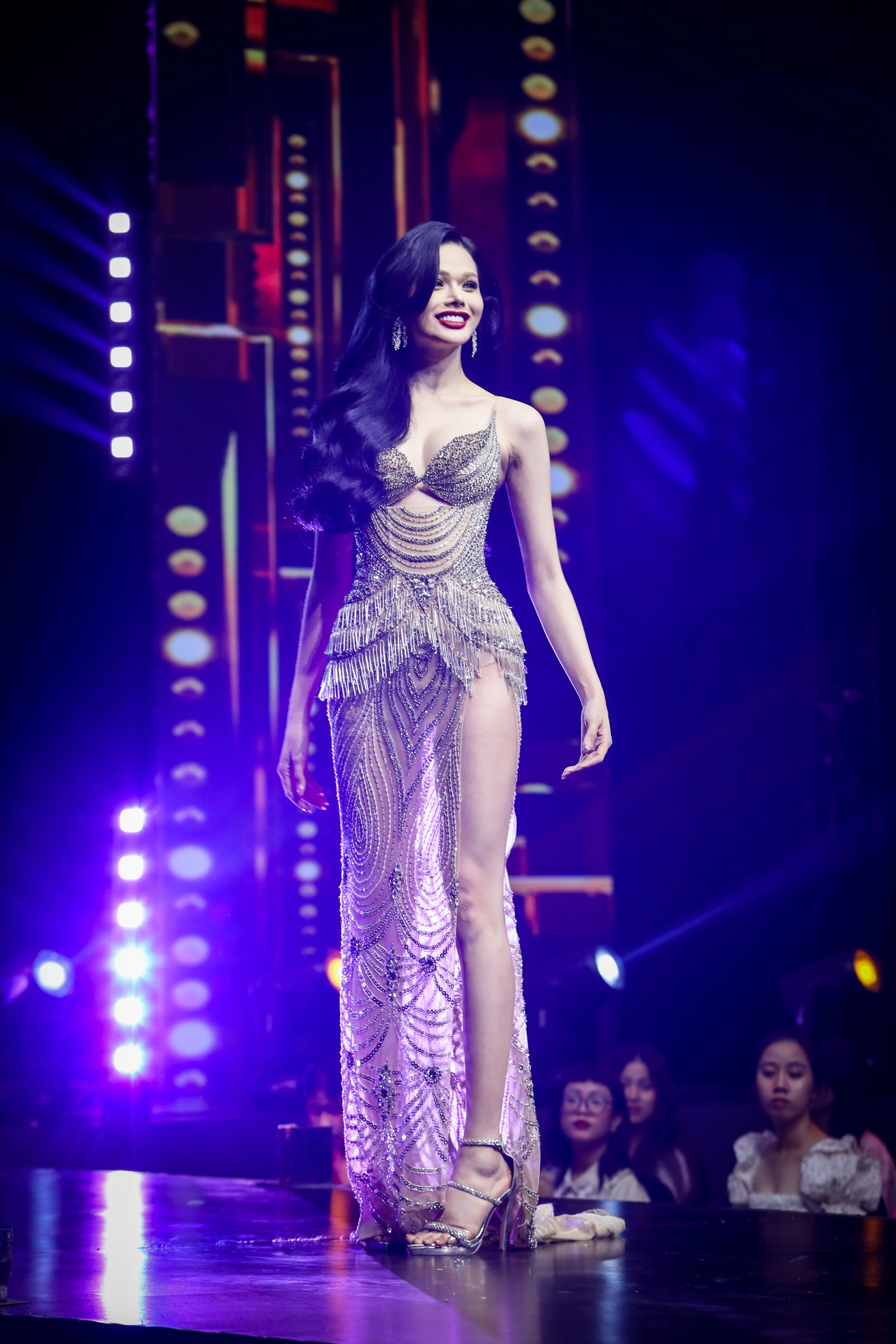 6 mỹ nhân có khả năng chạm tay chiếc vương miện Miss International Queen Vietnam 2025 - 2