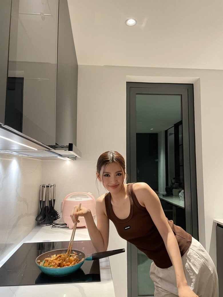 Bữa ăn trưa chưa tới 50 ngàn giúp cô gái có vẻ đẹp ngàn năm có một duy trì sắc vóc lay động lòng người - 3