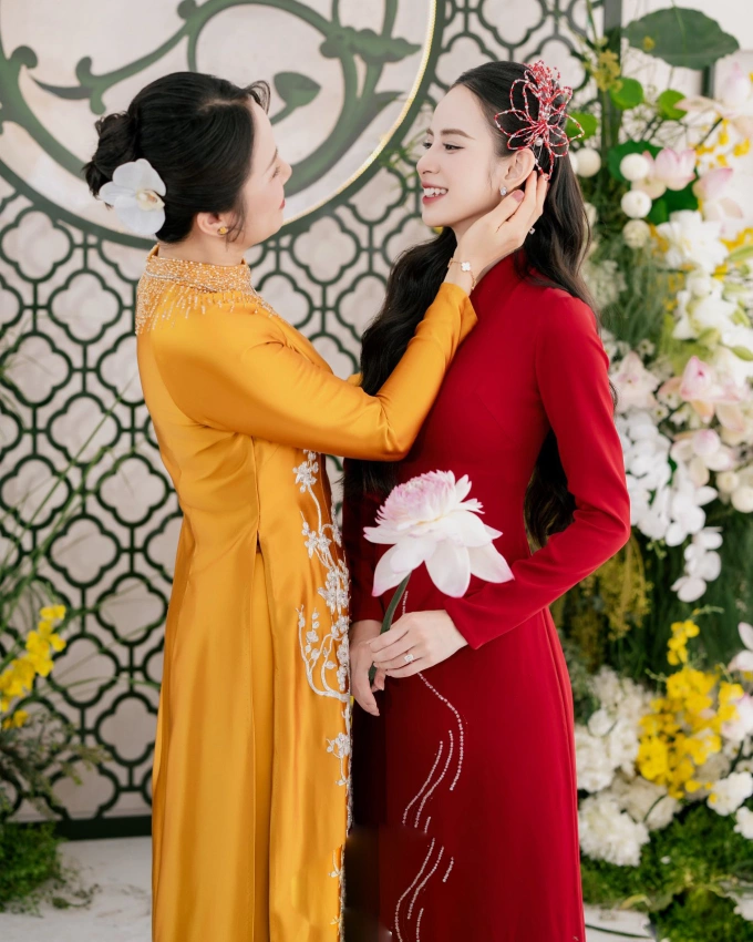 Hai mẫu áo dài cưới đặc biệt của cô dâu hot girl hơn 700.000 người theo dõi nổi đình đám mạng xã hội Việt - 1