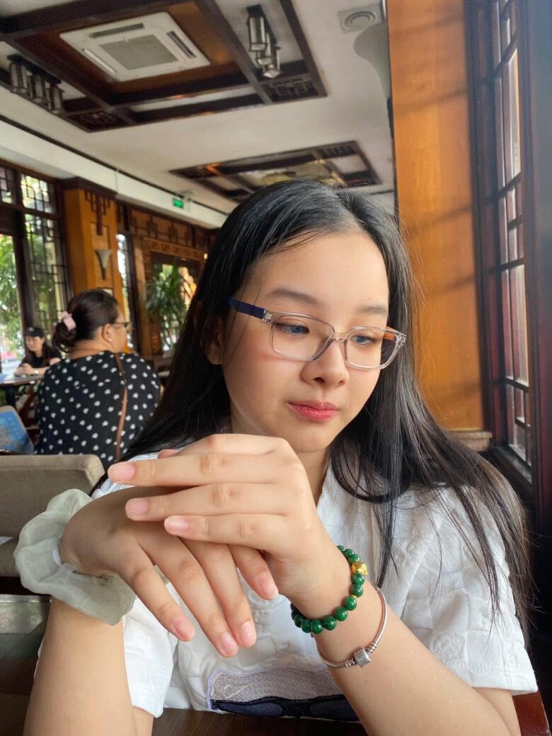 Con gái Hoa hậu Việt mới 12 tuổi cao hơn 1m7: "Gen di truyền" được khẳng định qua nhan sắc U40 của mẹ - 5