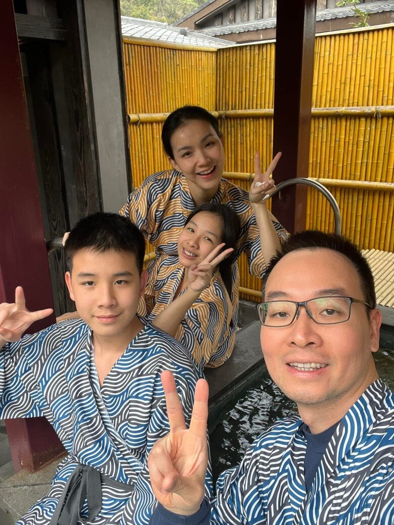 Con gái Hoa hậu Việt mới 12 tuổi cao hơn 1m7: "Gen di truyền" được khẳng định qua nhan sắc U40 của mẹ - 3