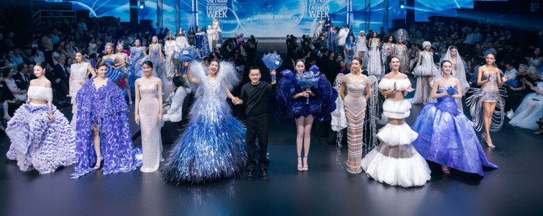 Khoảnh khắc hot: Thanh Hằng, Thanh Thuỷ chung khung hình, Hoa hậu Gen Z có qua được &#34;chị đại&#34; làng mẫu - 1
