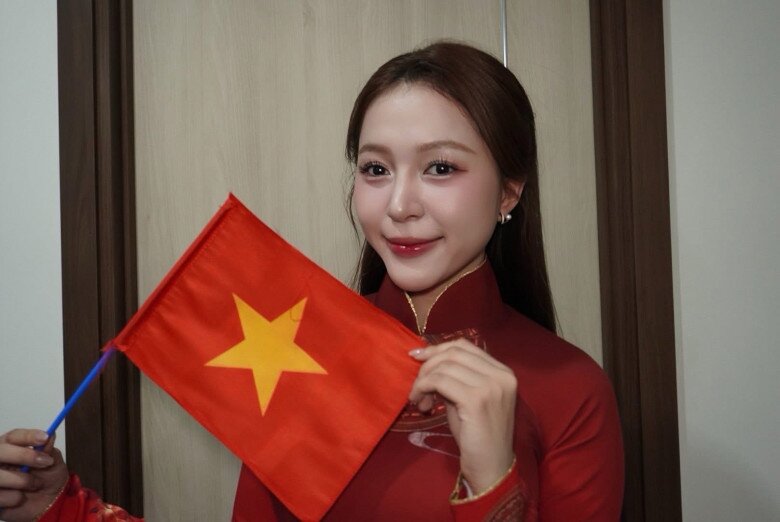 Đọ nhan sắc 3 nàng hậu xuất hiện trong lễ diễu binh, không mặt hoa da phấn vẫn xao xuyến lòng người - 10