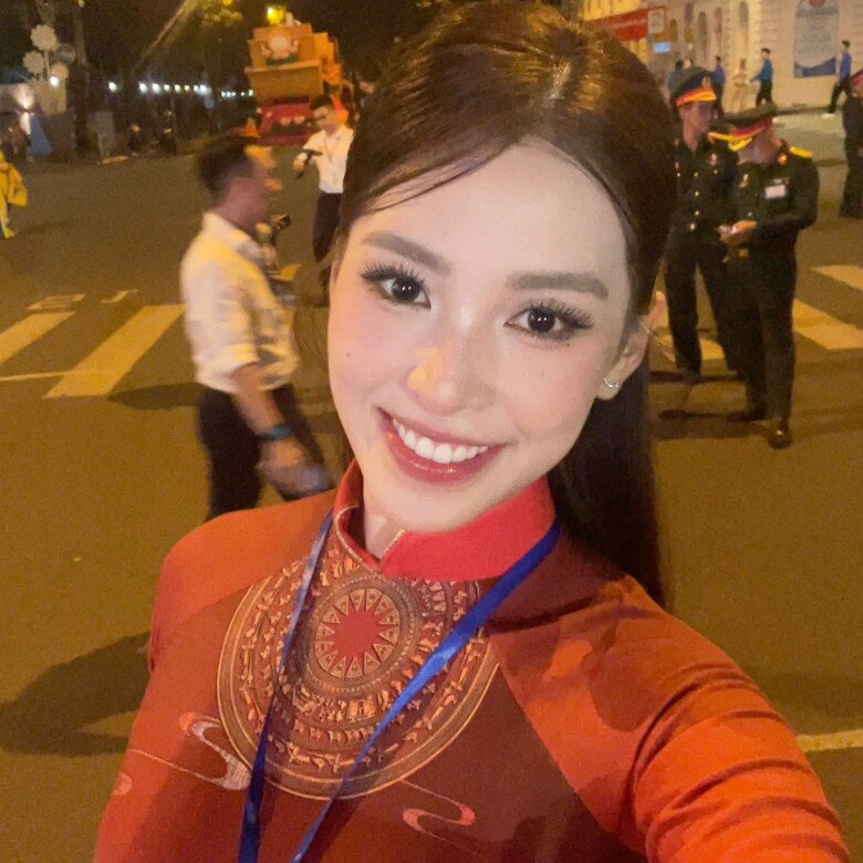 Đọ nhan sắc 3 nàng hậu xuất hiện trong lễ diễu binh, không mặt hoa da phấn vẫn xao xuyến lòng người - 4