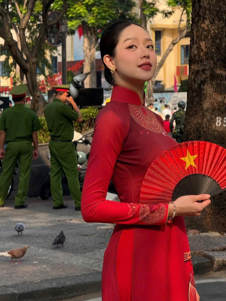 Đọ nhan sắc 3 nàng hậu xuất hiện trong lễ diễu binh, không mặt hoa da phấn vẫn xao xuyến lòng người - 7