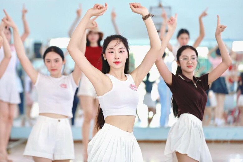 Hoãn đêm chung kết Hoa Hậu Việt Nam, hành trình tìm chủ nhân vương miện kéo dài - 8