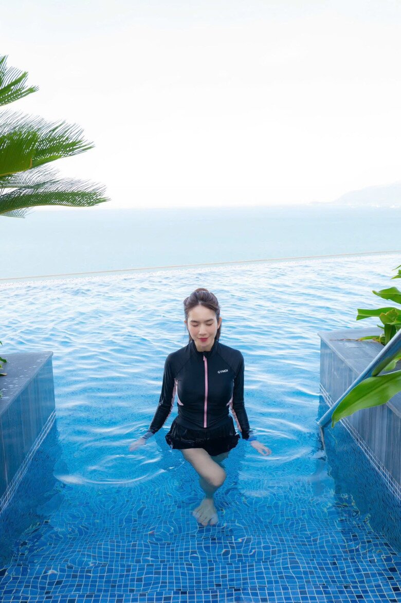 Mẹ bỉm Vbiz 4 con được khen trẻ đẹp hơn Jisoo Black Pink nhờ bí quyết cực dễ thực hiện - 7