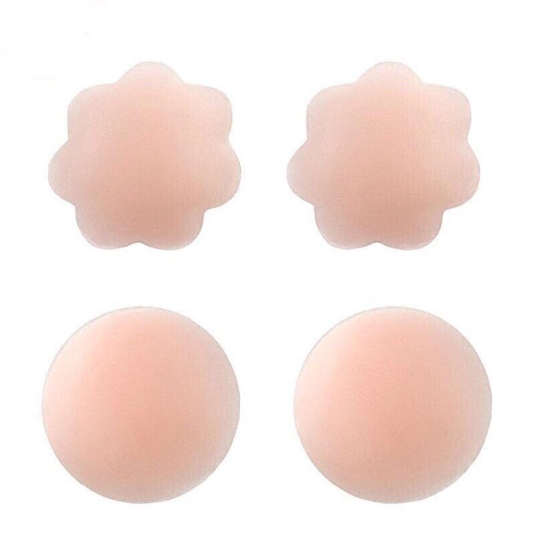 Sau nữ hoàng nội y, Ngọc Trinh xứng danh bà hoàng miếng dán ngực Vbiz - 5