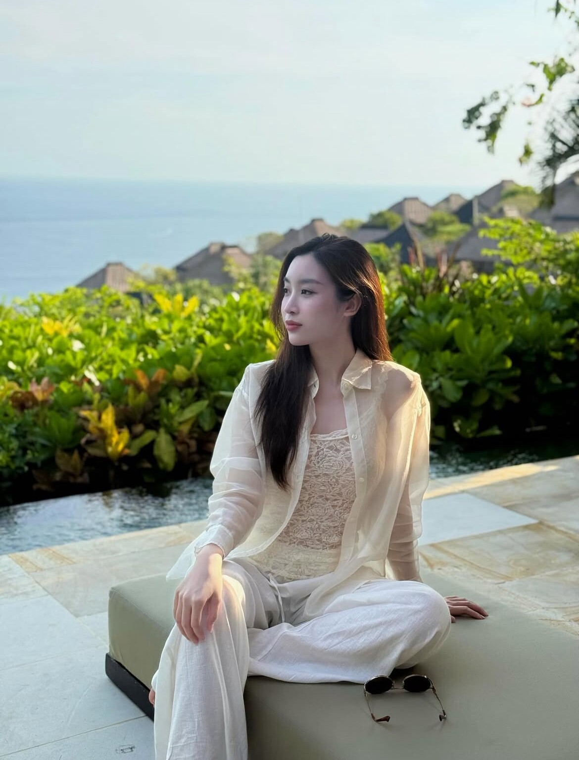 Là phu nhân chủ tịch đời thực nhưng Hoa hậu Đỗ Mỹ Linh vẫn chăm mặc đồ giá rẻ, vẫn đẹp như hàng hiệu xa xỉ - 1