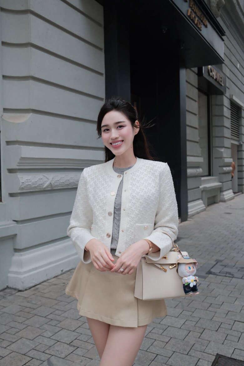Nàng hậu Thanh Hoá từng &#34;gây sốt&#34; với ảnh làm nông, giờ giàu có sang chảnh, ăn mặc dát loạt đồ hiệu hàng hiếm - 4