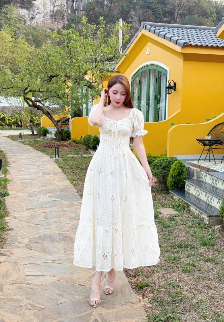 Người tình Việt Anh có nước sa trắng sứ, chuộng mặc style “gái quê” vẫn hút hết mọi ánh nhìn - 1